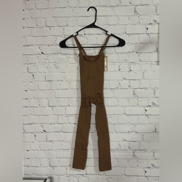 NWT SKIMS Everyday Sculpt Open Bust Catsuit Jasper Size XXS - Picture 4 of 11
